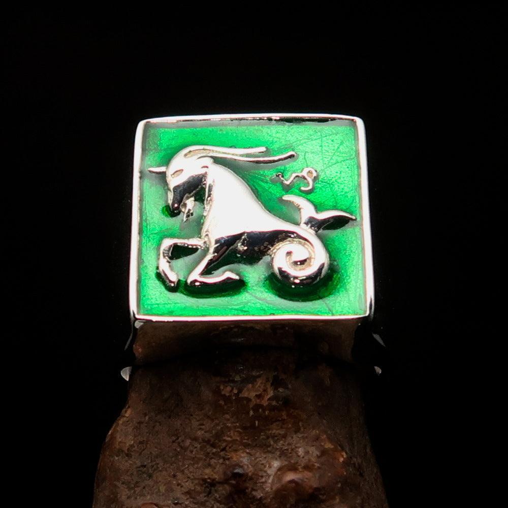 Excellent crafted Men's Zodiac Ring green Star Sign Capricorn - Sterling Silver